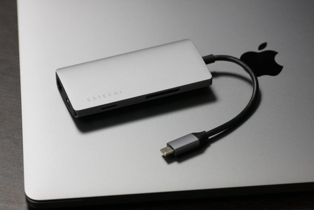 Mac Book ProとSatechi USB-Cハブ